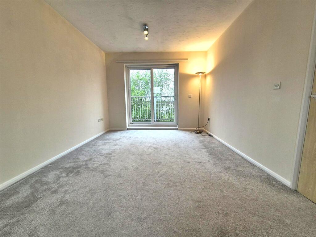 Spacious Lounge