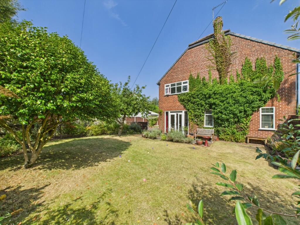 CAM02386G0-PR0141-STILL005