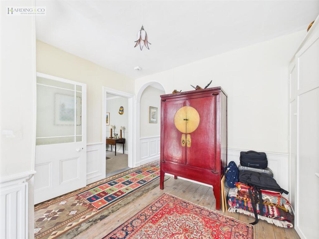 Reception hall (2).jpg