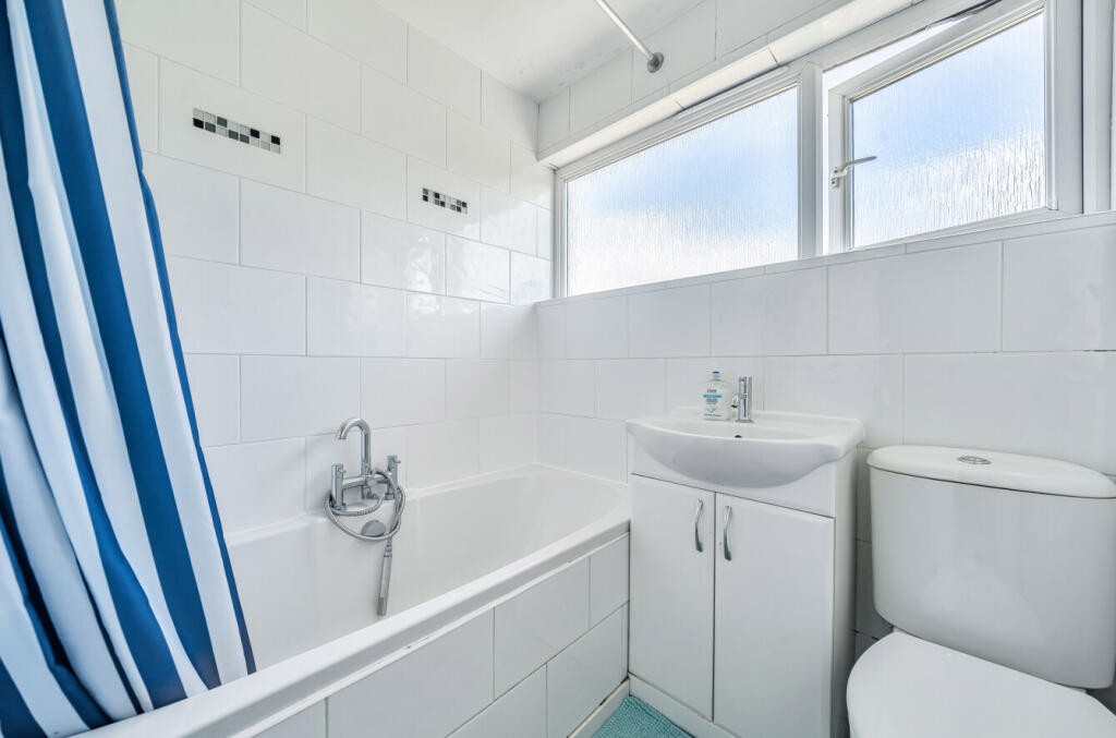 1315981-11-685ec2...