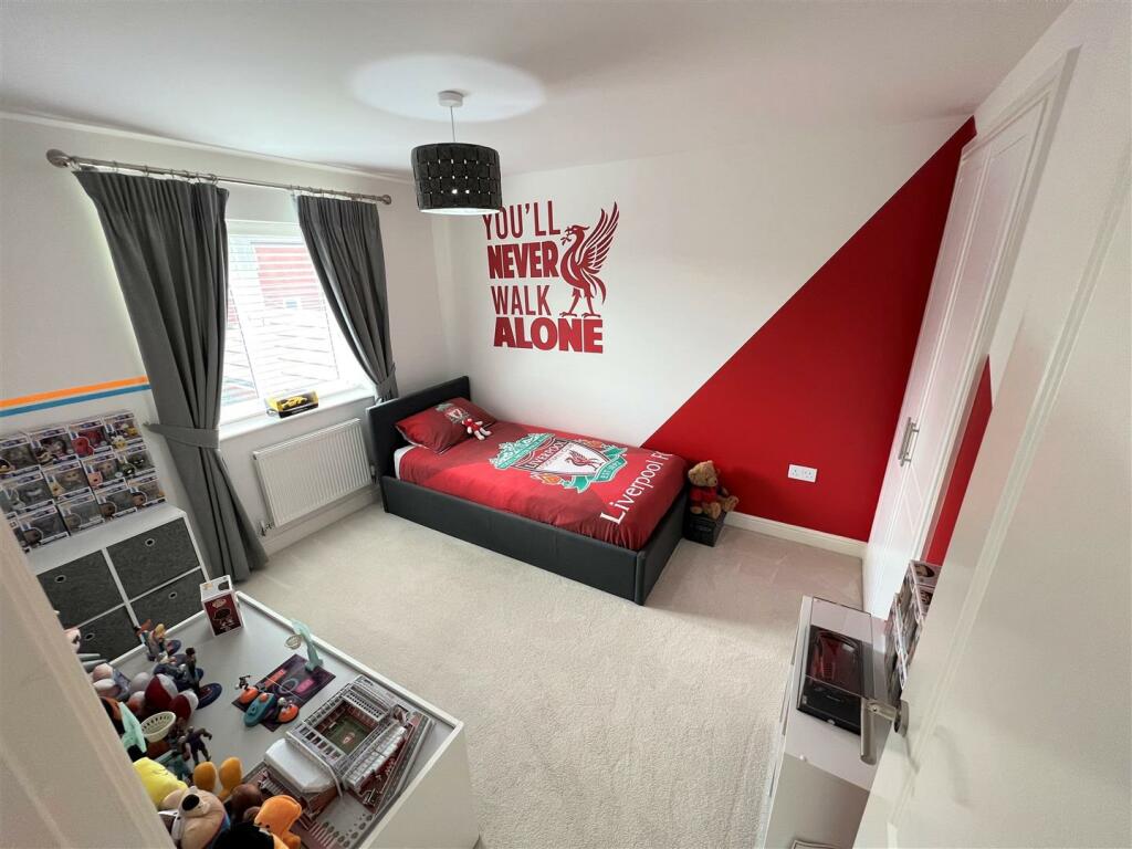 Bedroom 2.JPG