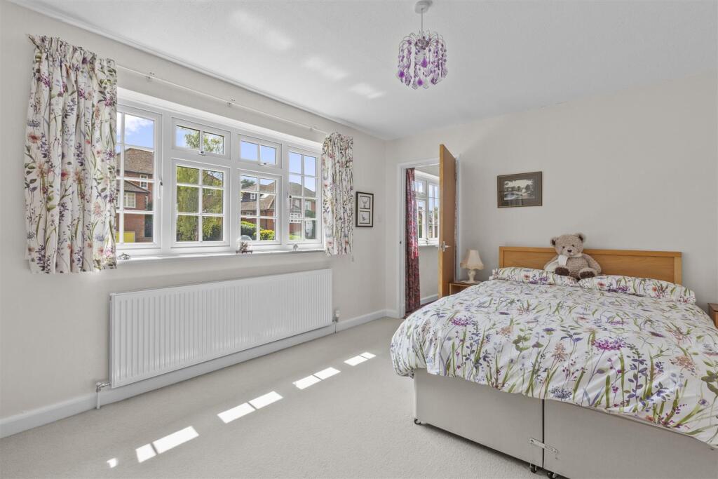 6 Huntley Close, HP13 5PQ-2.jpg