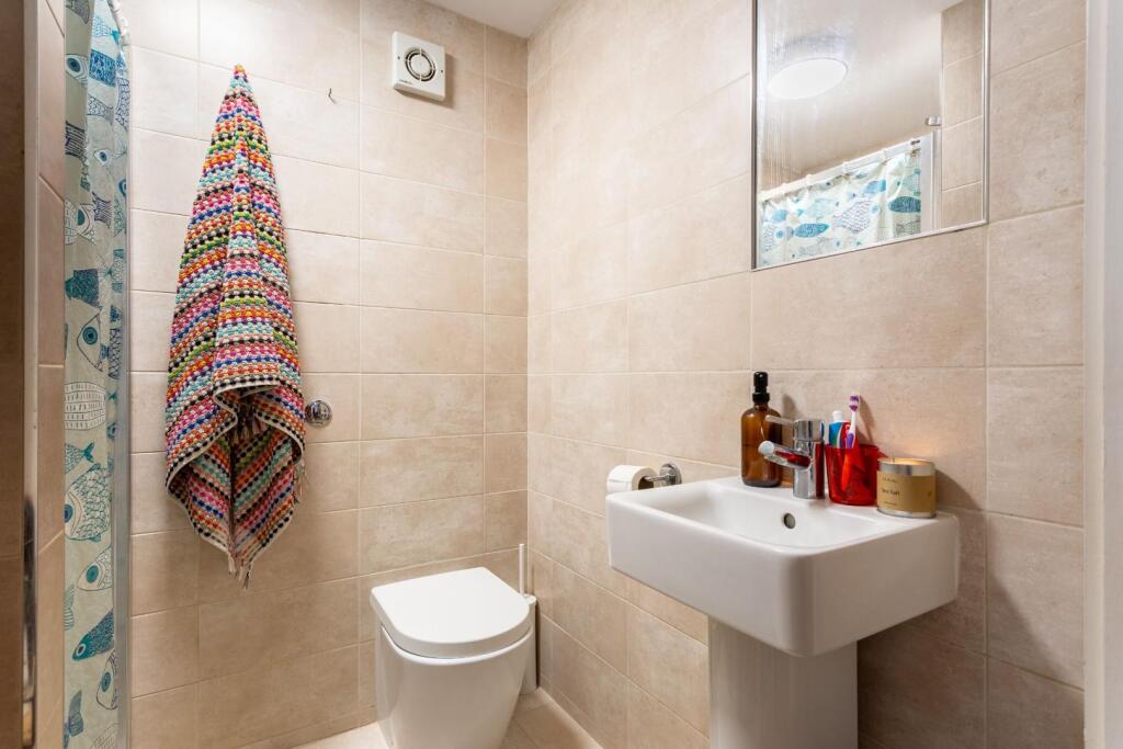 shower room (2).jpg