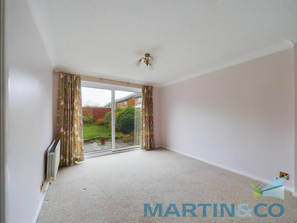 Through lounge di...