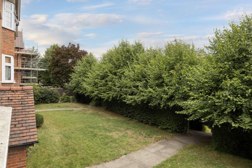 Lingfield Court F...