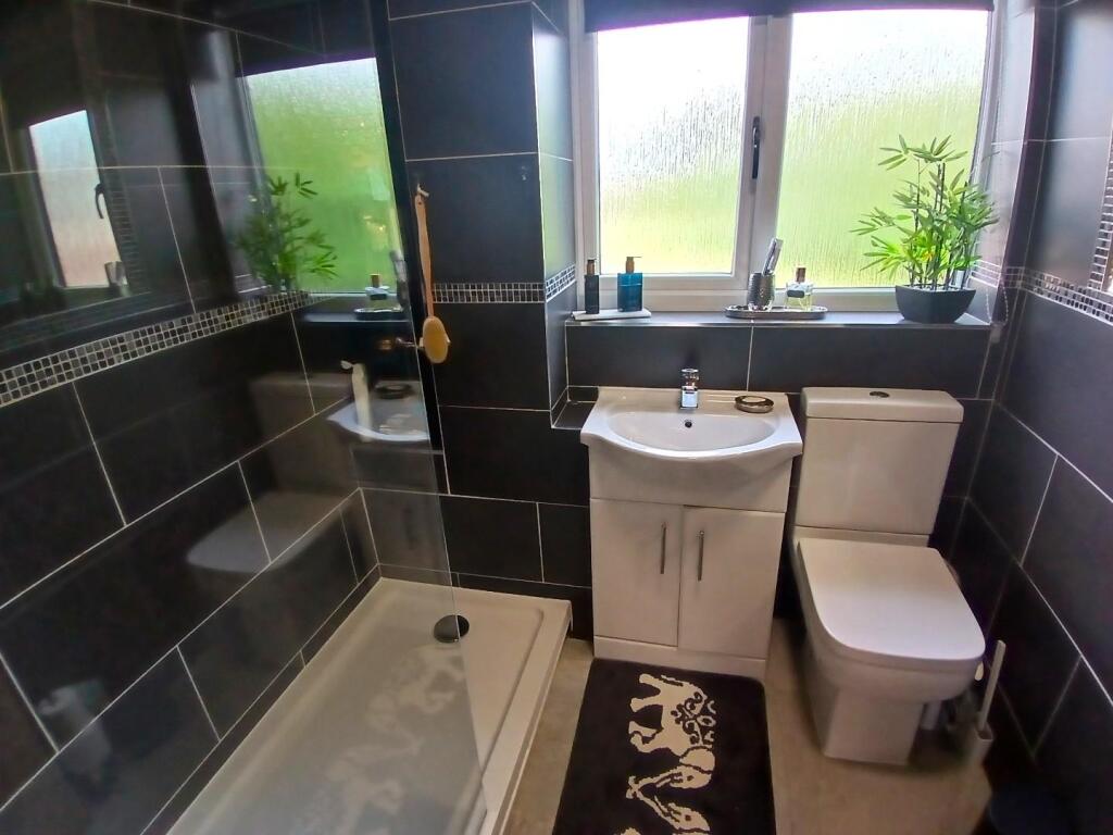 Shower Room.jpg