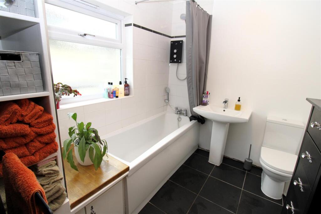 Bathroom.JPG
