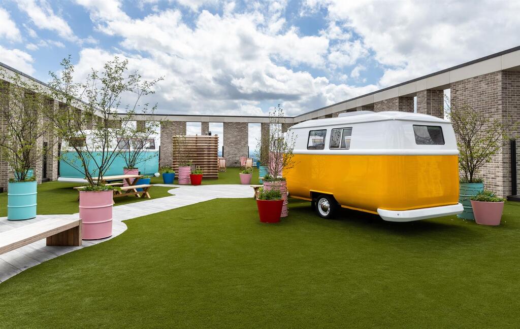 5. The Robinson- Outdoor.jpg