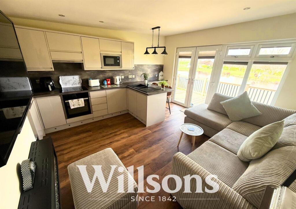 Kitchen and Lounge