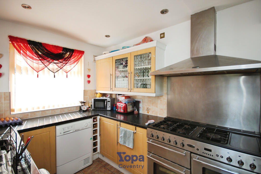 5b1ad500-Kitchen 202.JPG