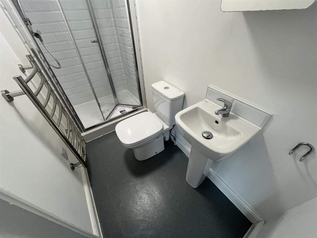 room 1 ensuite