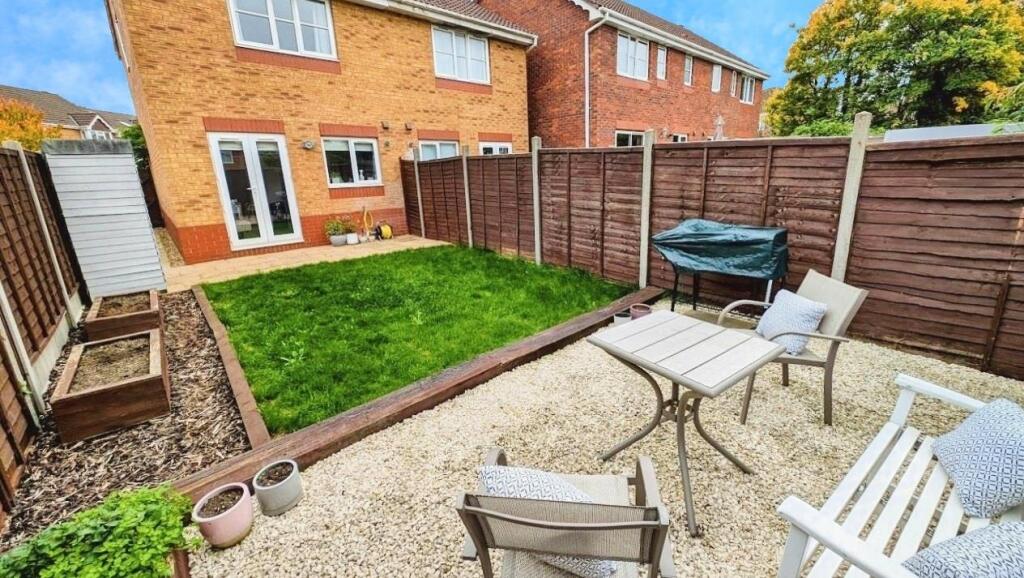 44 Coopers Drive rear garden a.jpg