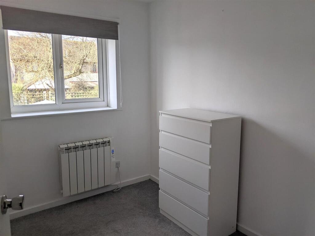 bedroom 2.jpeg
