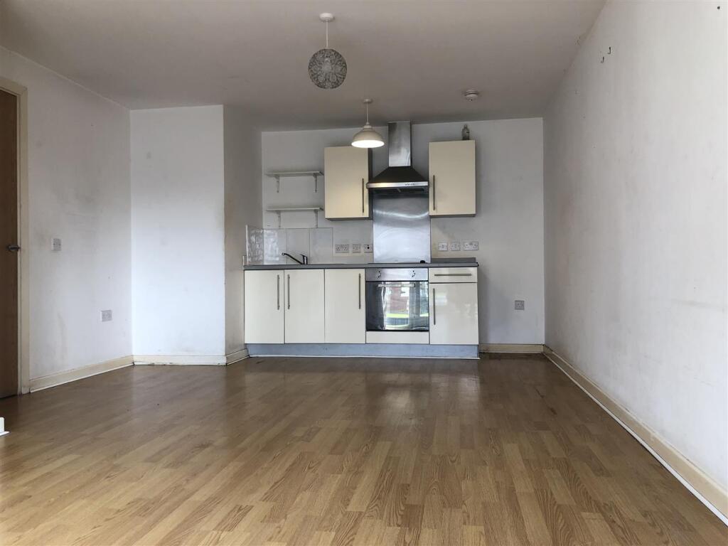 Living Room / Kitchen