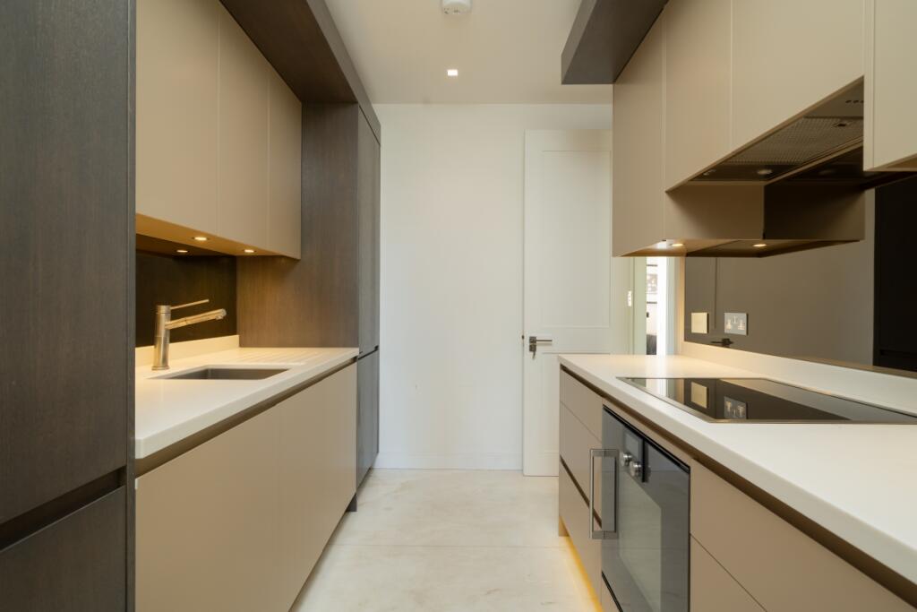 Cadogan Sqaure 50...