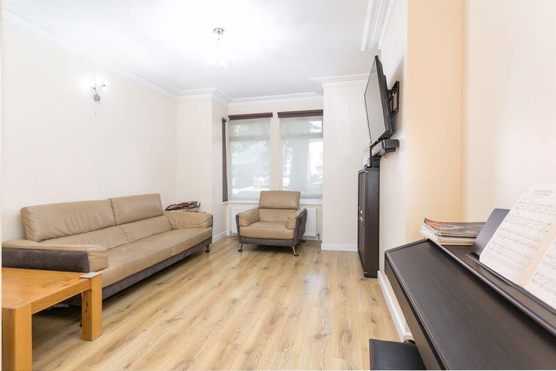 Lounge/ Dining Room