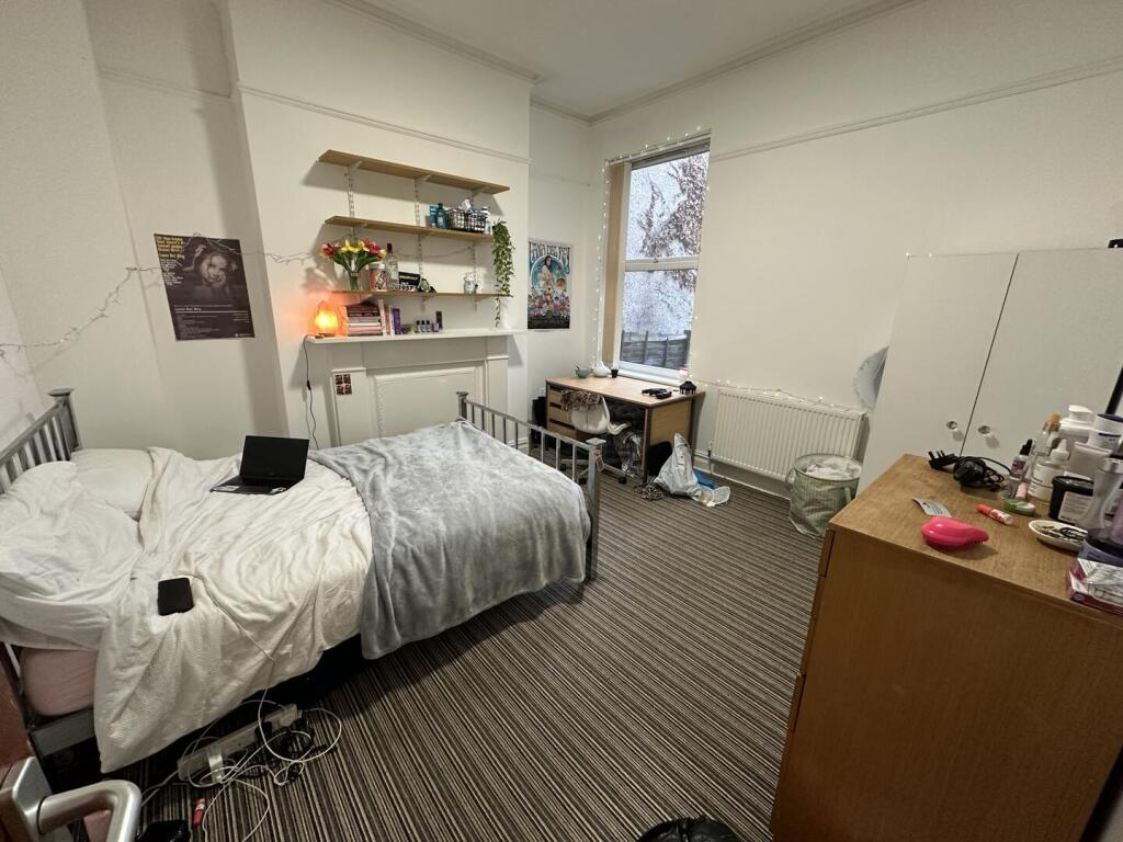 90cr.room1.JPG