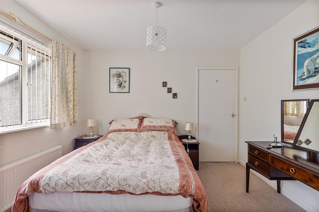 A11 - Frogmore - 250804.jpg