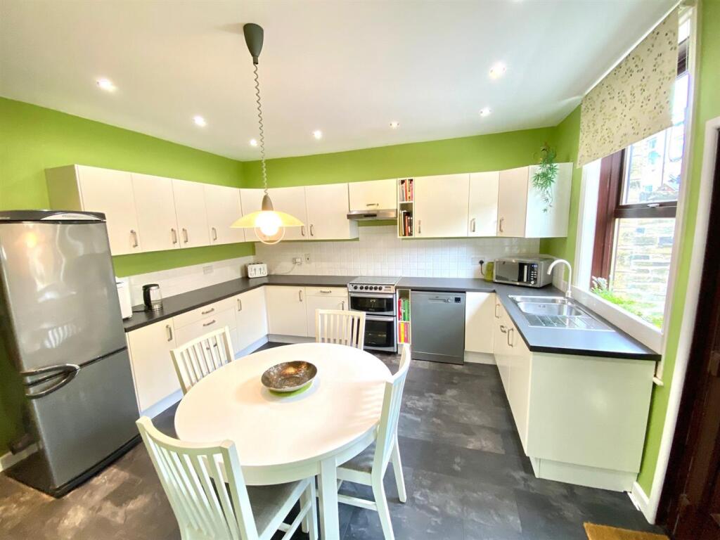 dining kitchen (2).jpg