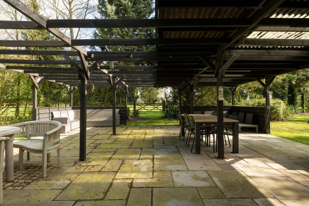 Outdoor Entertainment Space