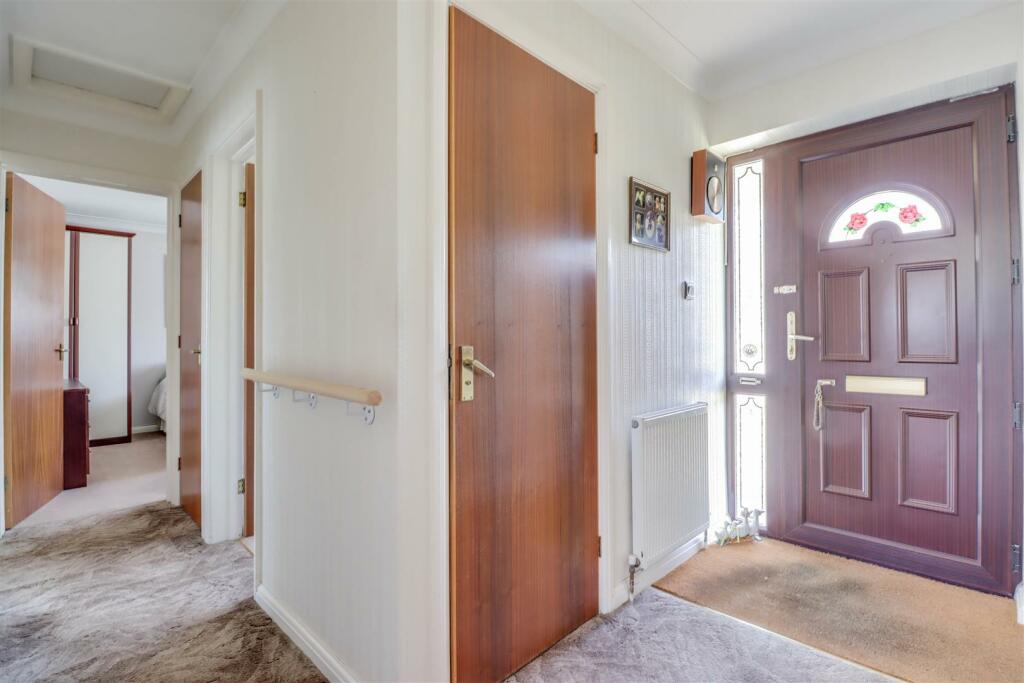 1 BANNISTER GREEN INSIDE-6.jpg