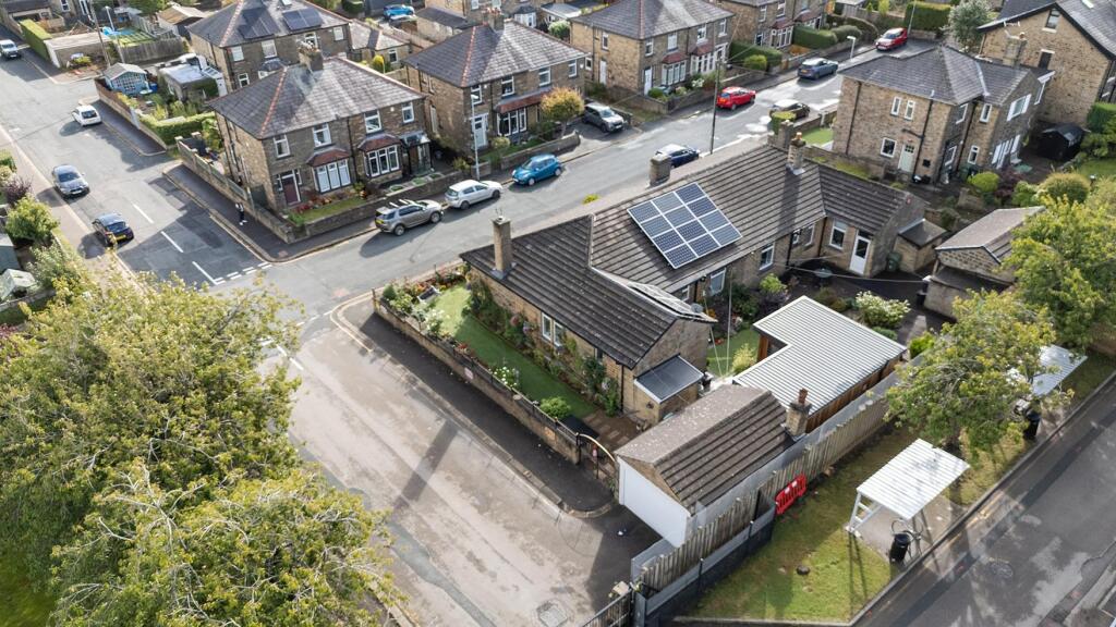 2 Linden Road, Elland 43_297.jpg