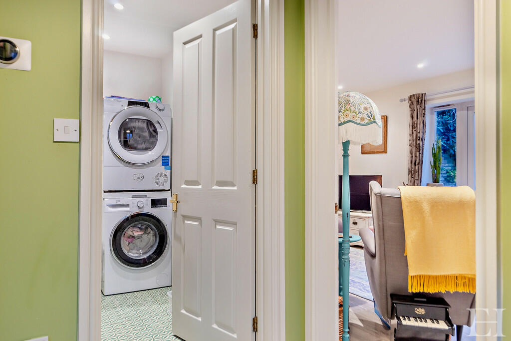 8627621-interior0...