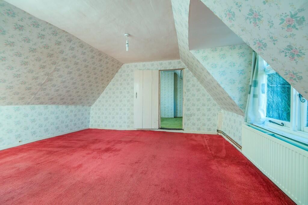 1440px-The Cottag...