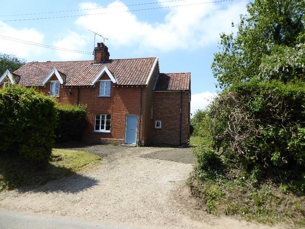 The Street, PE32