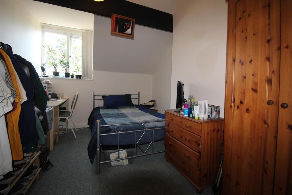 Bedroom 3.JPG
