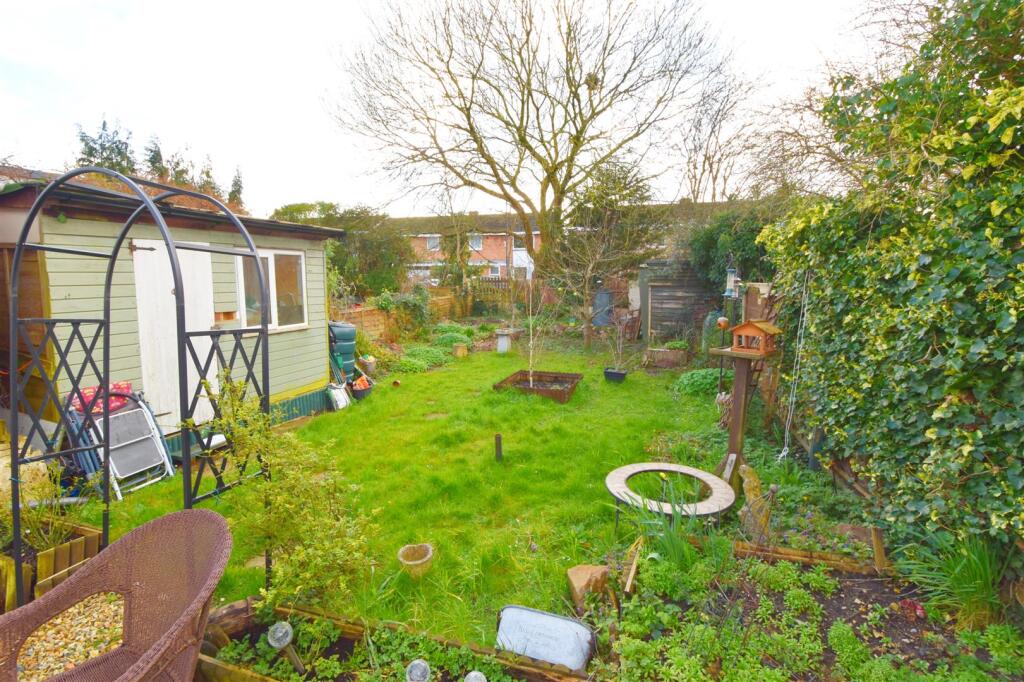 Rear garden 1.jpg