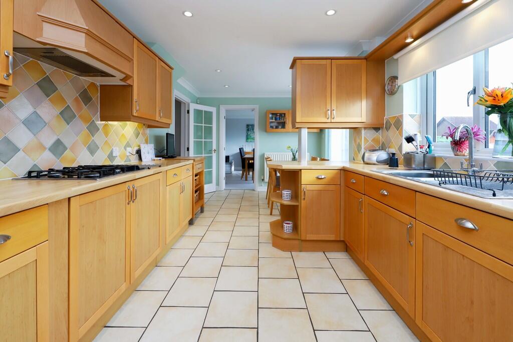 2 Heatherfold Way...