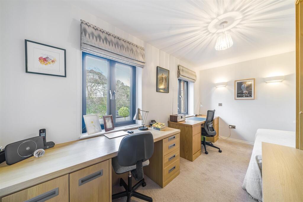Bedroom 4/Study