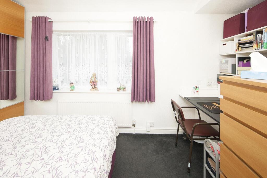 110 Yarnfield Road bedroom-5.jpg