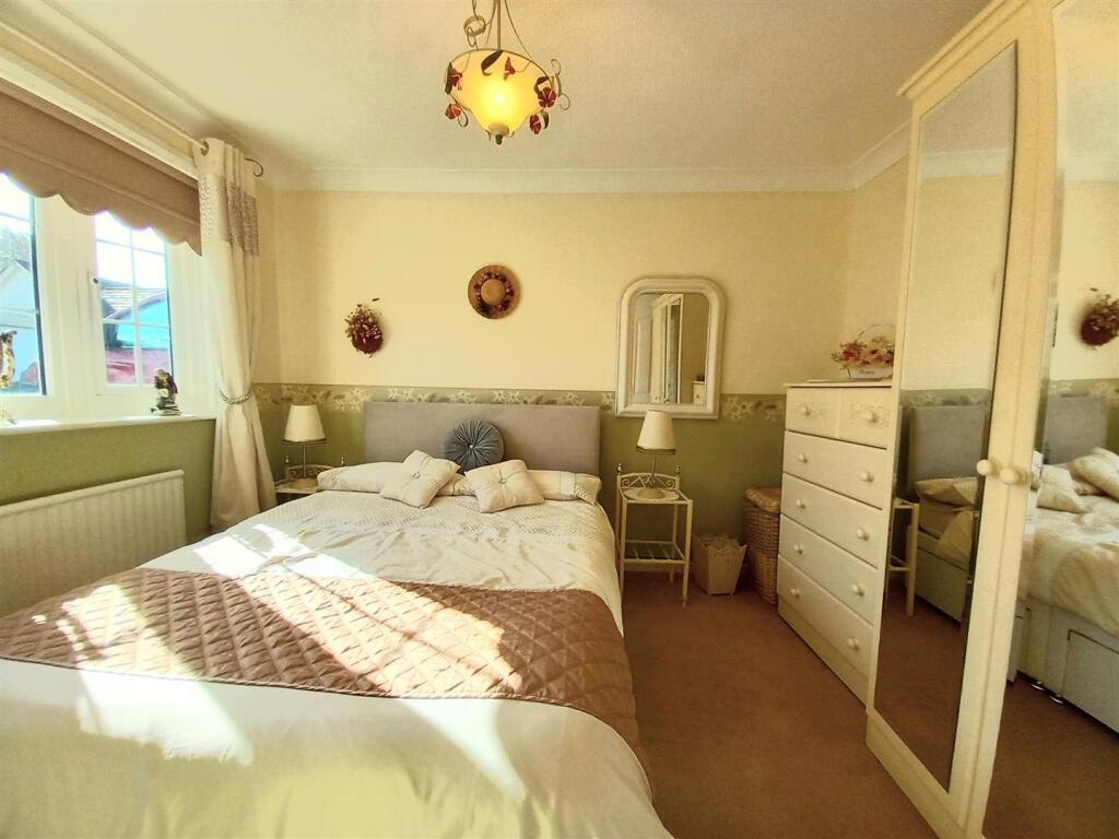 12 Richmond Bed 2.jpg