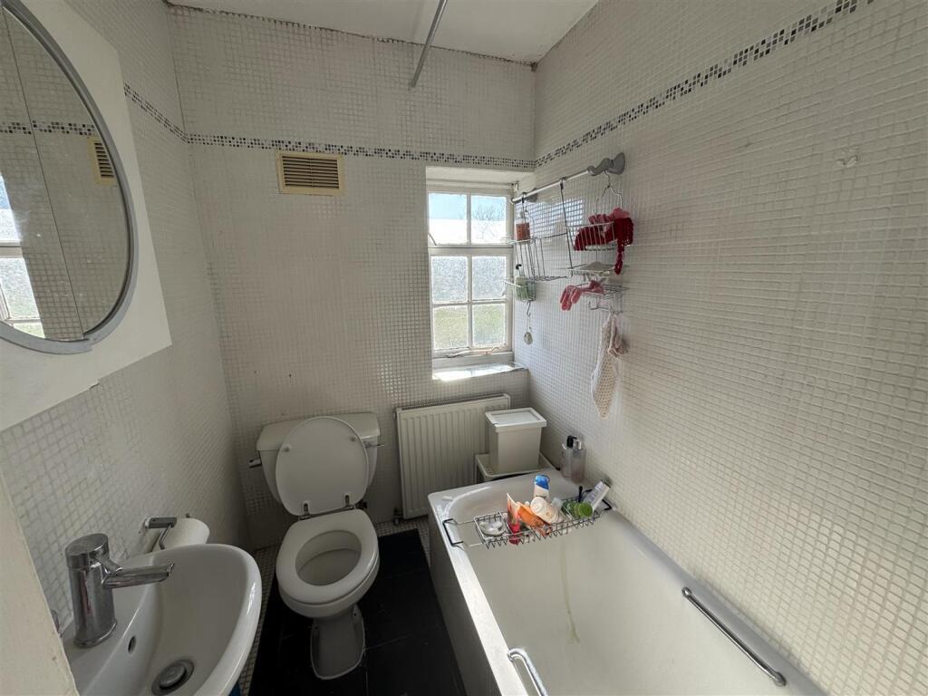 Bathroom.jpeg