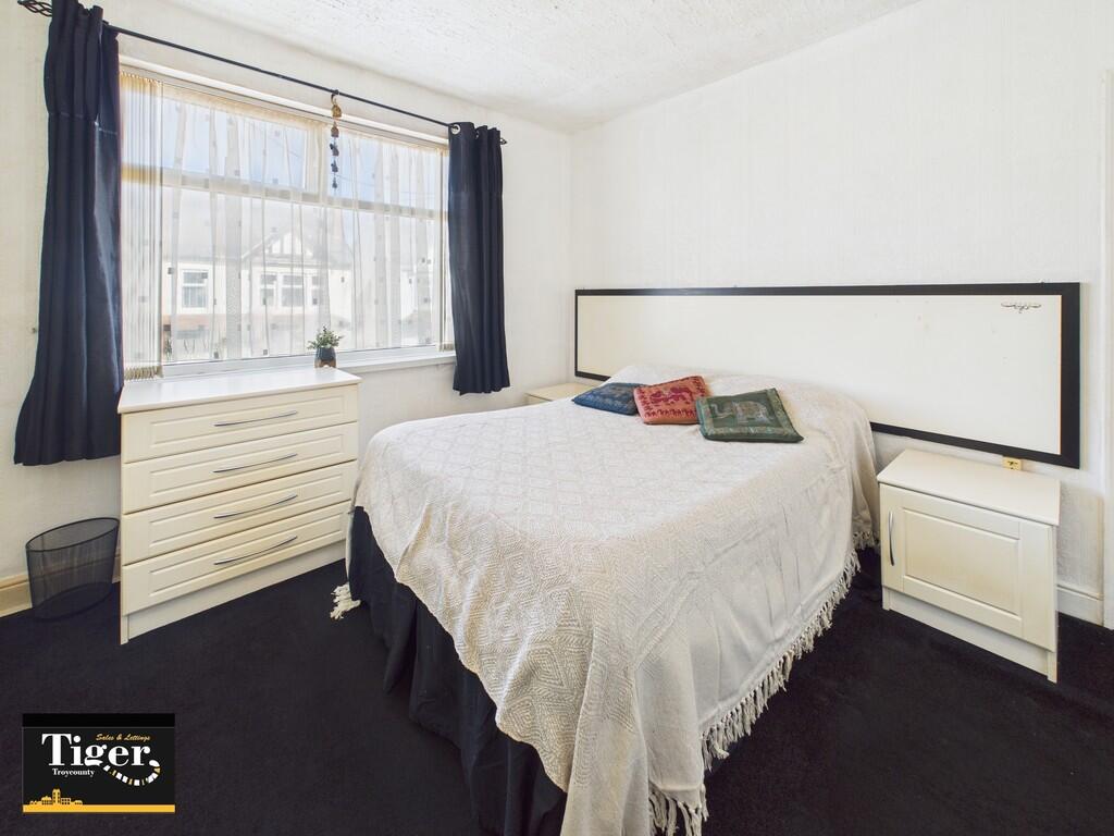 CAM02176G0-PR0558...