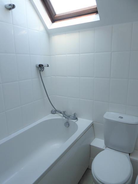9OliverBathroom