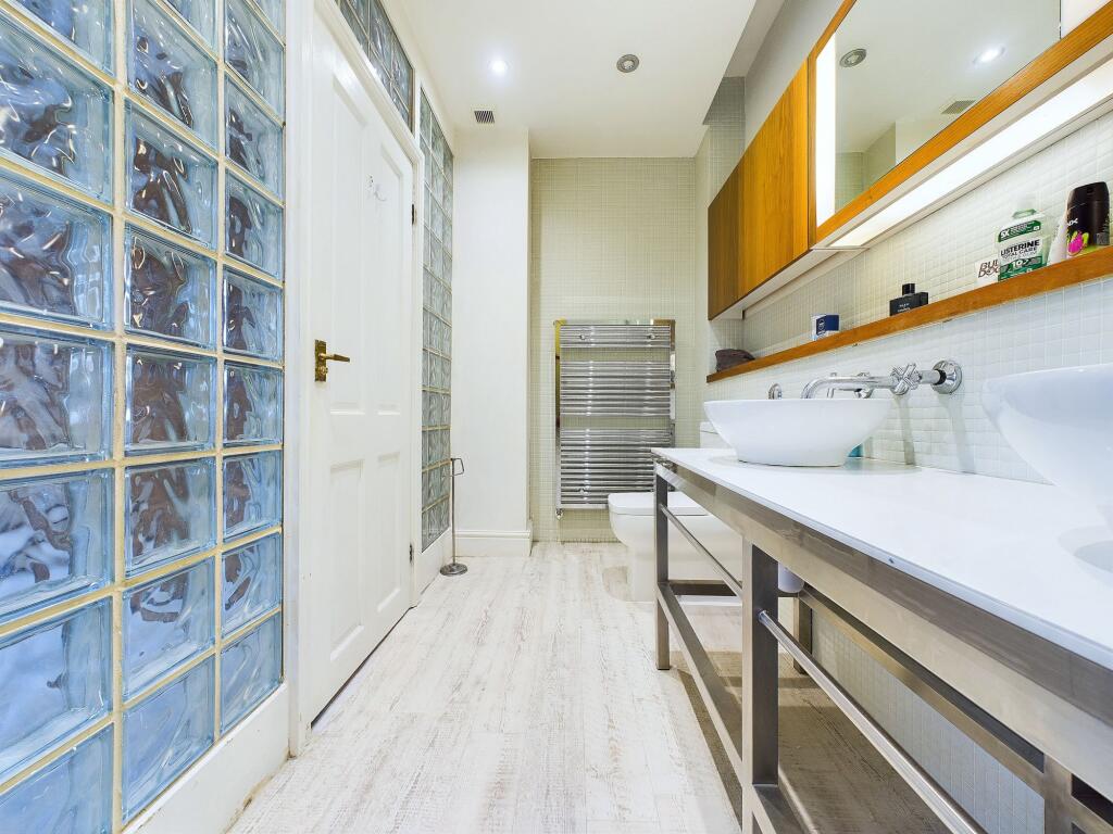 En-suite to Bedroom Two