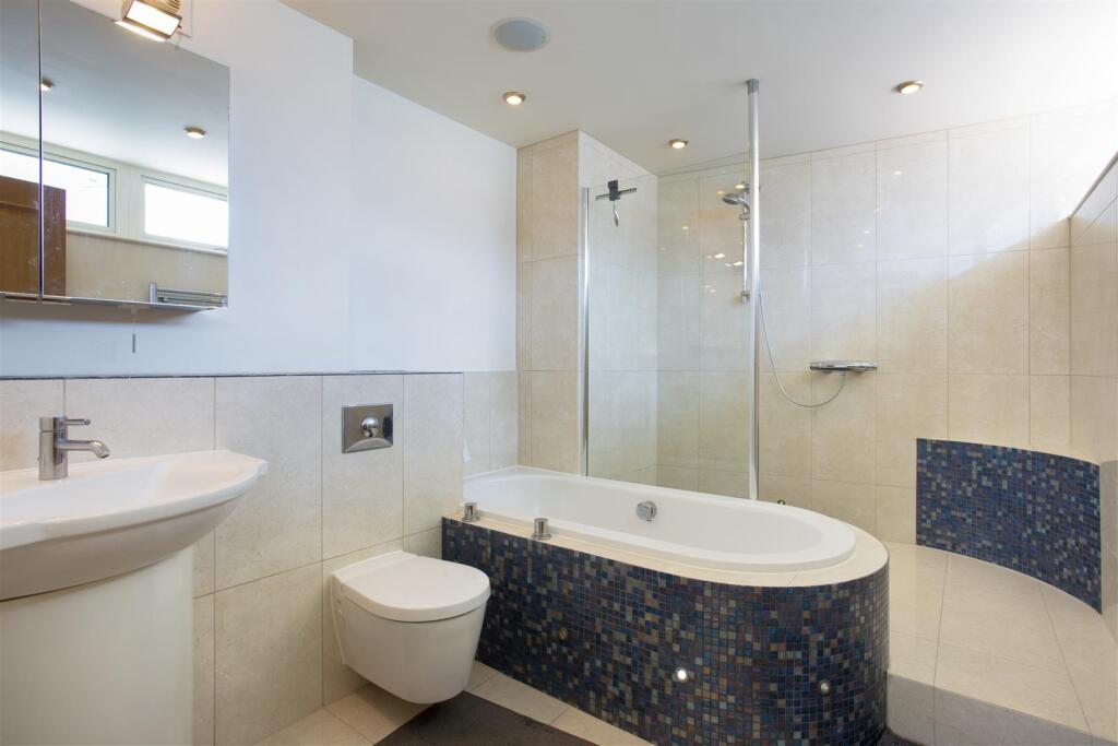 32B Salterns Way 320446 19.jpg