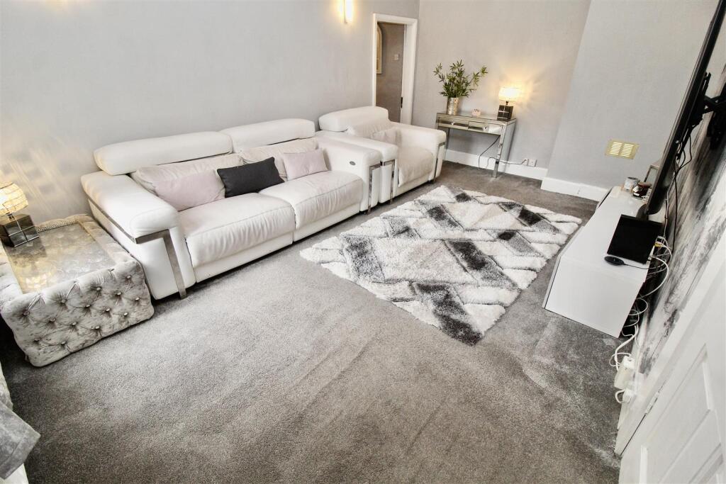 Secondary Lounge (self contained annex)