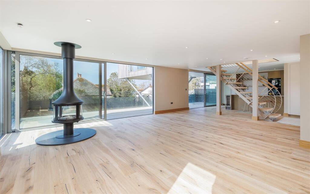 Open Plan Living 1-2
