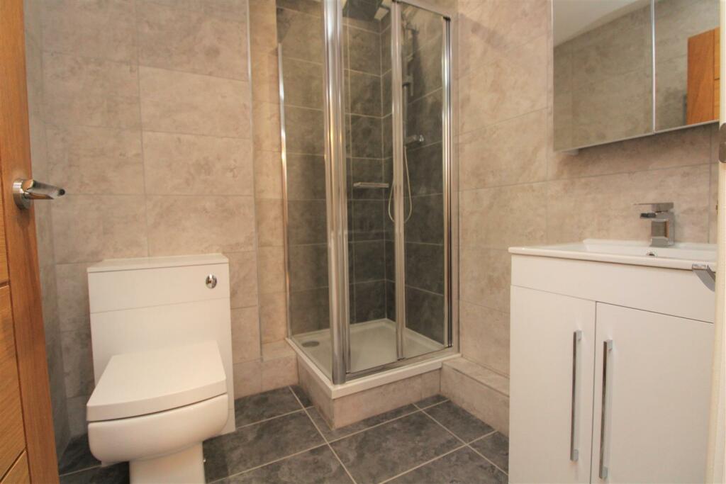 bathroom .jpg
