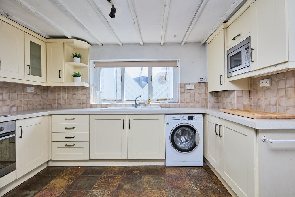 Edward Knight 202...