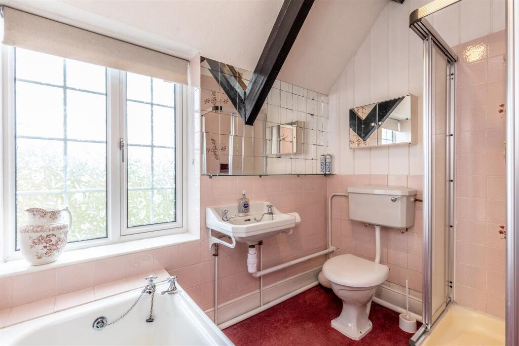 Over Lane, Almondsbury Bathroom.jpg