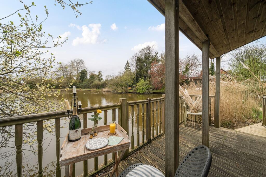 Pond &amp; Summerhouse