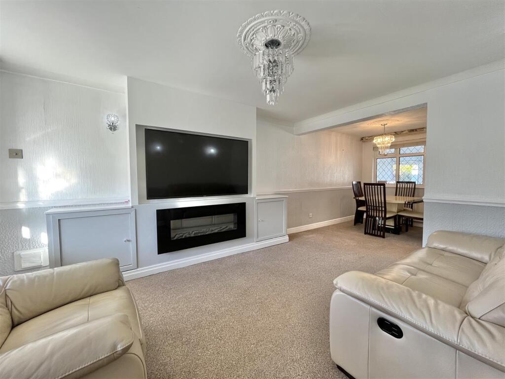 Through Lounge/Dining Area