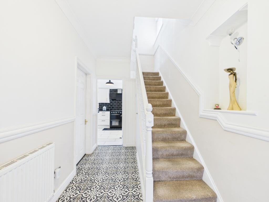 CAM02386G0-PR0123-STILL007