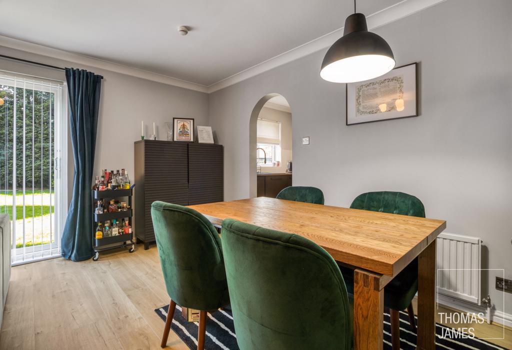 Cricketers Close, dining area