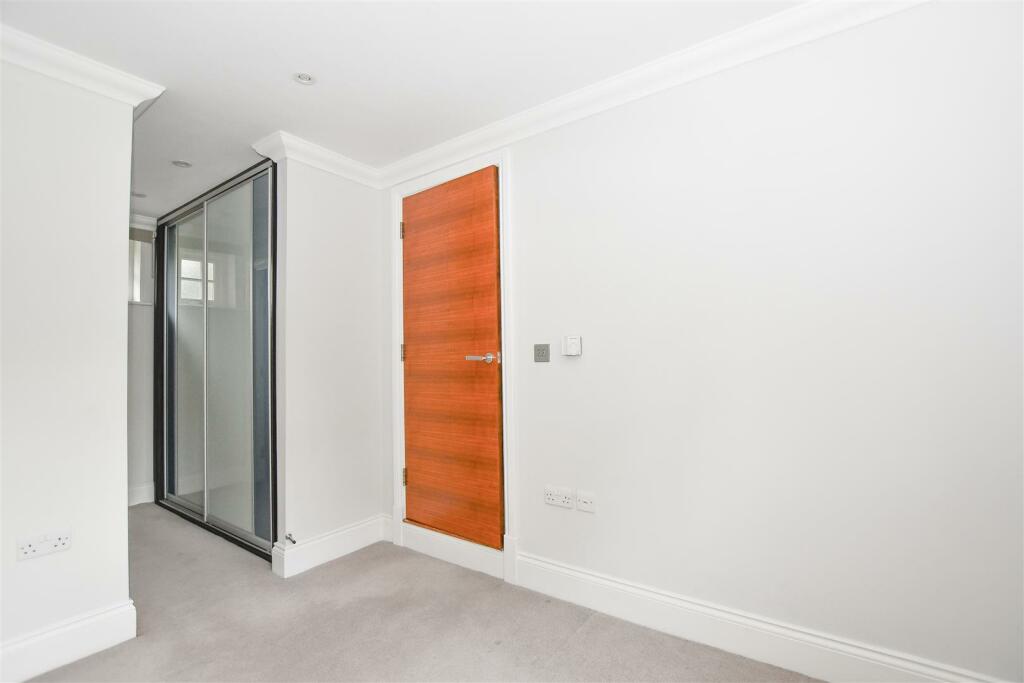Master Bedroom Wardrobe .jpg